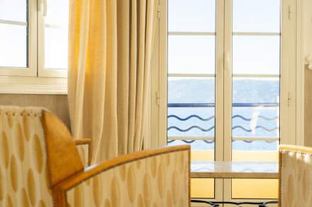 Chambre vue mer Antibes · Hôtel Belles Rives 5 étoiles